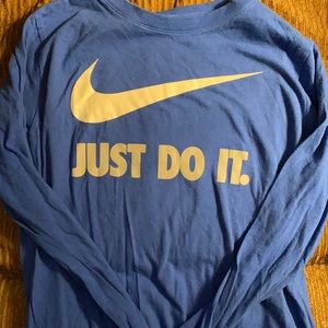 Boys Nike Large Long Sleeve Shirt